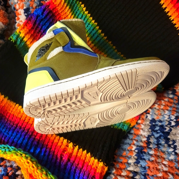 Air Jordans 1 High Zip Up - Picture 3 of 3